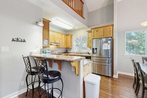 House (3 Bedrooms) | Interior - 3BR Cabin w/ Grill & Fireplace - Near Hiking (Running Springs)