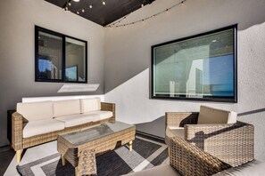 House (6 Bedrooms) | Interior - Group Getaway in Monument! High-end Home w/ Views (Monument)