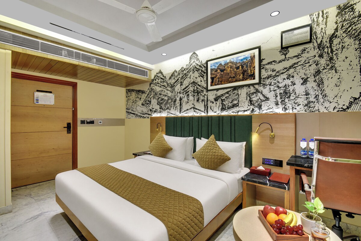 Classic Double Room | Desk, laptop workspace, iron/ironing board (on request), free WiFi