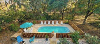 Pets, Pool & Spa - Tranquil Treetop Family Home