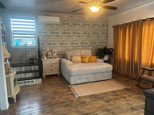 Relaxing waterfront experience away from home. Amazing sunsets! Tranquility plus