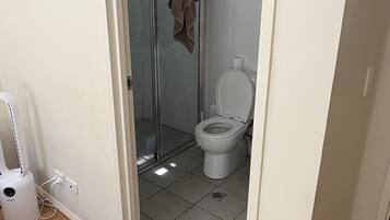 Room, 1 Bedroom, Accessible, Smoking | Bathroom