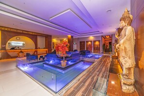 Couples treatment room(s), Turkish bath/hammam, body treatments, facials