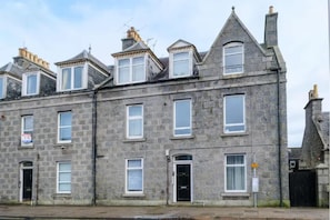 Apartment - 1 Bedroom Ground Floor Apartment (Aberdeen)