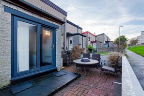 4 bedrooms - 4 Bedroom House - Free Parking (Aberdeen)