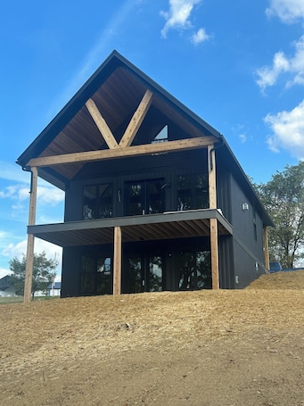 Exterior. Cozy 2-bedroom modern cottage on 60 acres with pond in Saint Clairsville, Ohio