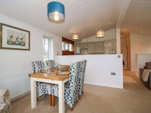 Dining - The Hedgerows - Hillview Lodges (Kidderminster)