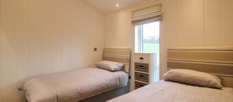 The Hedgerows - Hillview Lodges