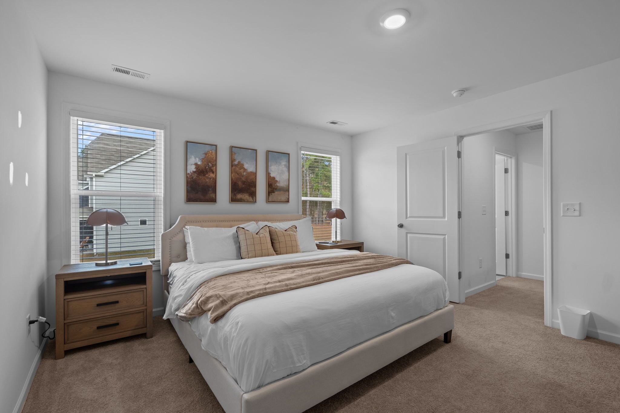 4 bedrooms, desk, travel cot, free WiFi