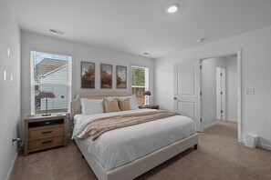 4 bedrooms, desk, travel cot, free WiFi