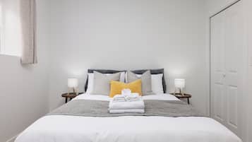 Iron/ironing board, free WiFi, bed sheets