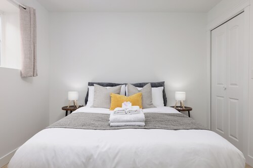 “Bright, cozy 2‑bedroom basement suite in a quiet, family‑friendly area. Near Langley Events Centre and close to Willoughby Town Centre, Willowbrook, Costco, Walmart, cafés, parks, and Hwy 1 for easy travel across the Lower Mainland.