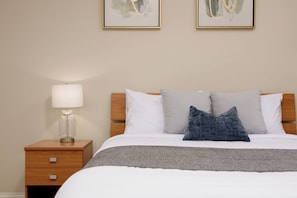 2 bedrooms, desk, iron/ironing board, free WiFi