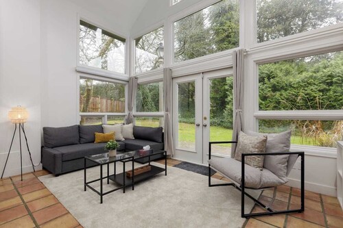 Cinematic Hideaway Admist Lush Greenery