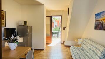 Villa, 2 Bedrooms, Patio, Garden View | Living room