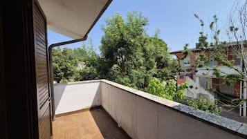 Villa, 2 Bedrooms, Patio, Garden View | Balcony
