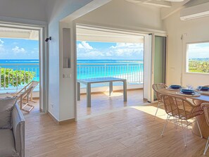 Outdoor dining - Nouveau! Appartement 3 lits avec la plus belle vue de la Baie Orientale (Saint-Martin)
