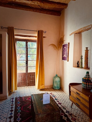 Deluxe Triple Room, Garden View | Interior - La Villa Sauvage (Ounagha)