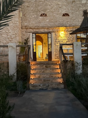 Exterior detail - La Villa Sauvage (Ounagha)