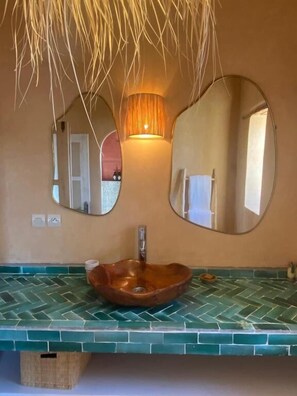 Shower, hair dryer, towels, shampoo - La Villa Sauvage (Essaouira)