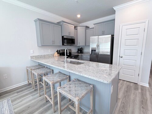 Brand New Townhome Retreat Close to Everything! - Signature Properties
