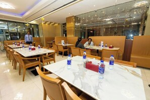 Dining - SUN AND SANDS SEA VIEW HOTEL (Dubai)