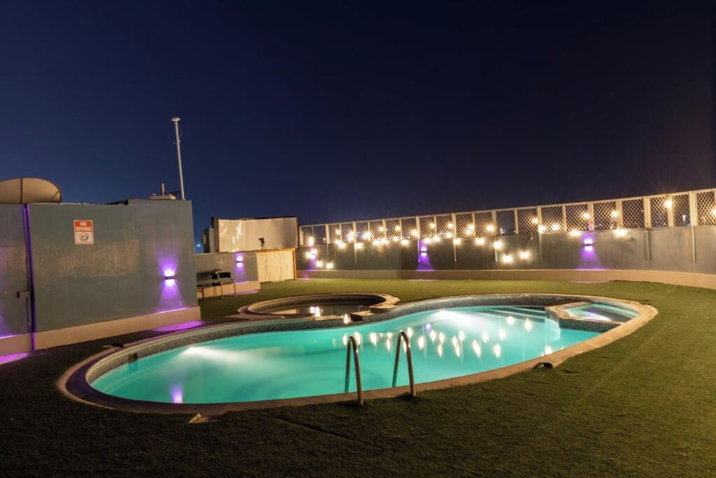 12 outdoor pools