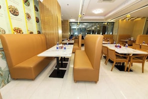 Dining - SUN AND SANDS SEA VIEW HOTEL (Dubai)