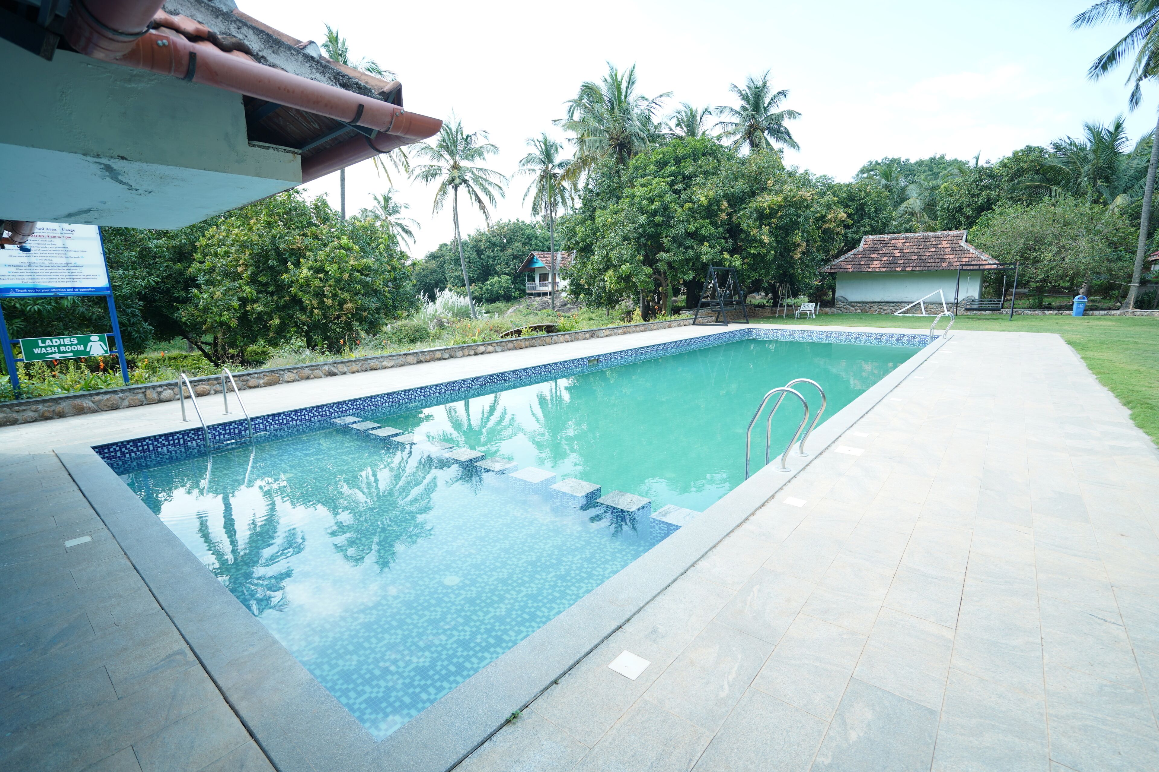 3 albercas al aire libre 