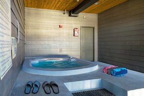 Interior - Moose Mgmt at Moose Lodge 9: King Beds, Hot Tub, Walk to Skiing (Park City)