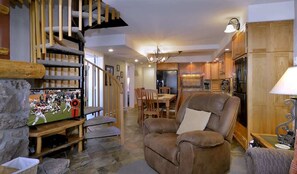 TV, fireplace - Columbine 2104 (Crested Butte)