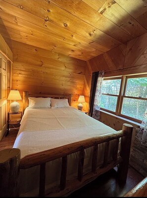 1 bedroom, WiFi, bed sheets - Fisherman’s Cove on Lake Champlain – A Private Waterfront Getaway (Crown Point)