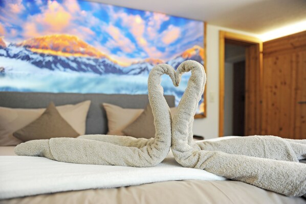 Comfort Apartment, 3 Bedrooms | Premium bedding, individually decorated, individually furnished - Apart Oetz (Oetz)