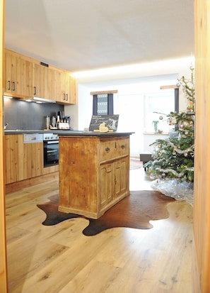 Comfort Apartment, Mountain View | Private kitchen | Highchair, dining tables - Apart Oetz (Oetz)