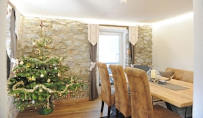 Comfort Apartment, 3 Bedrooms | Living area | 80-cm flat-screen TV with digital channels, heated floors - Apart Oetz (Oetz)