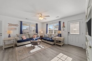 Smart TV - Beautiful Home close to the Beach! (Sunset Beach)