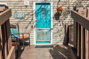 Property grounds - Lovely off Island pet friendly home! (Supply)