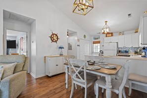 Interior - Quaint Oak Island Getaway. Complimentary golf cart, only 1Mi to the beach strand! (Oak Island)