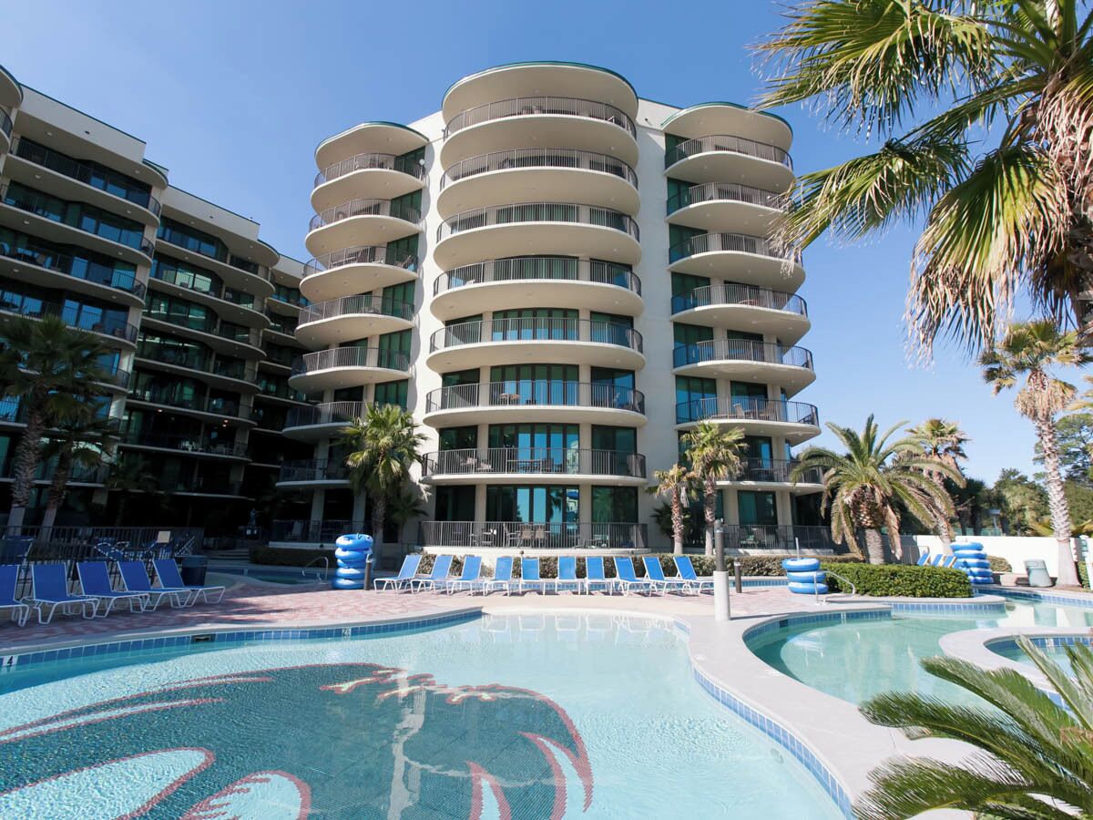 Una piscina techada, una piscina climatizada