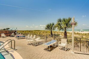 Property grounds - Price Drop! Madeira Norte 416🌞Beachfront Condo🐬Private Balcony (Madeira Beach)