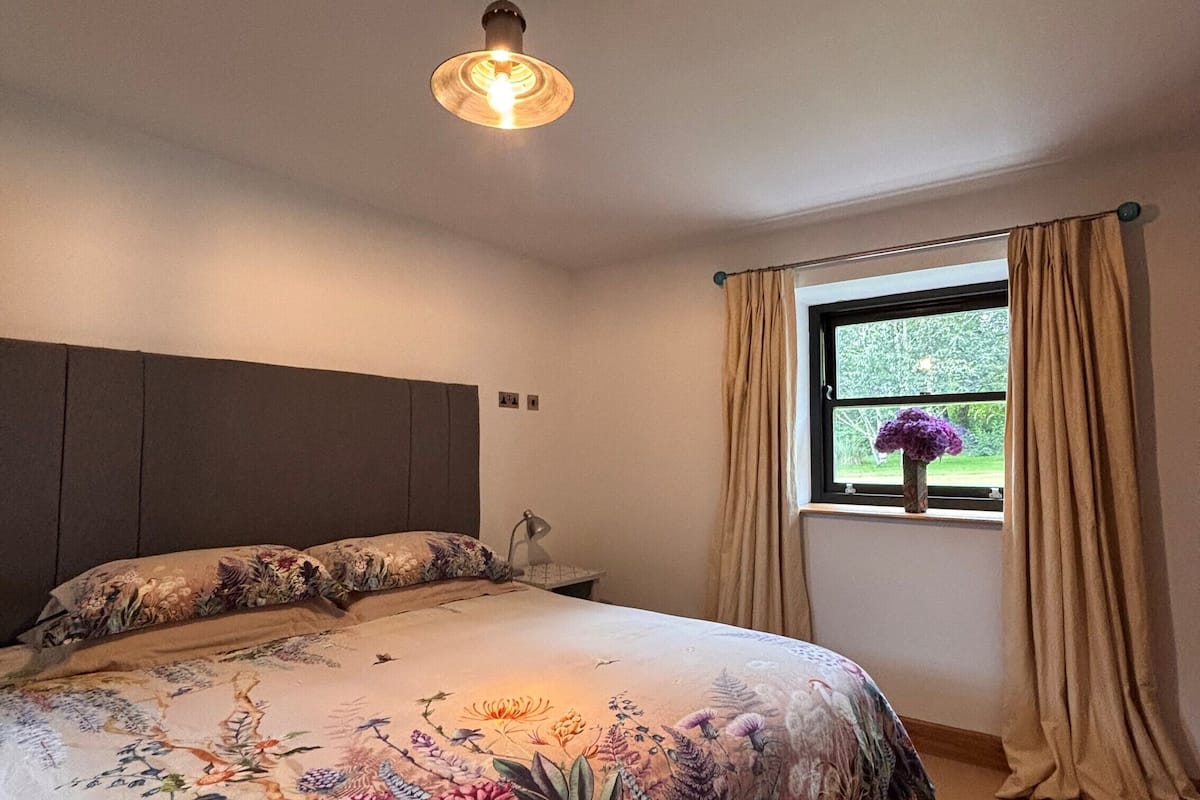 Classic Double Room, Garden View | Blackout drapes, soundproofing, iron/ironing board, free WiFi