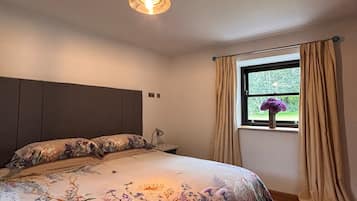 Classic Double Room, Garden View | Blackout drapes, soundproofing, iron/ironing board, free WiFi