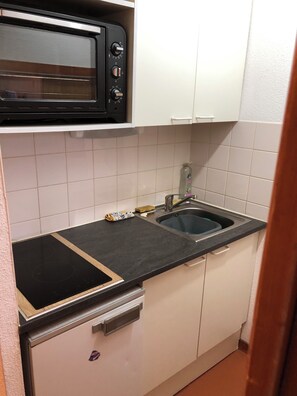 Private kitchen - VALFREJUS. PIED DES PISTES STUDIO (MODANE)