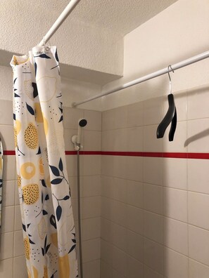 Hair dryer, toilet paper - VALFREJUS. PIED DES PISTES STUDIO (MODANE)