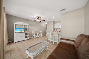 TV - Cozy gulf-front condo w/ balcony views & pool (Panama City Beach)