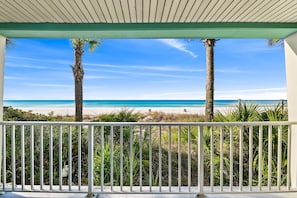 Property grounds - Cozy gulf-front condo w/ balcony views & pool (Panama City Beach)