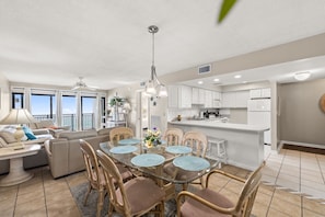 Interior - Waterfront 2BR w/ pool & daily attraction tickets (Panama City Beach)