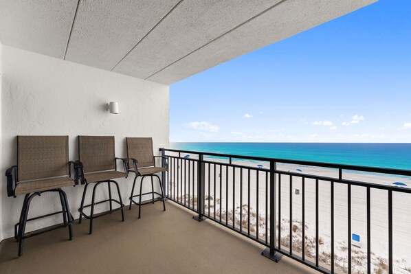 Property grounds - Waterfront 2BR w/ pool & daily attraction tickets (Panama City Beach)