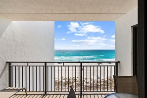 Property grounds - Beachfront condo w/ pool & balcony views (Panama City Beach)