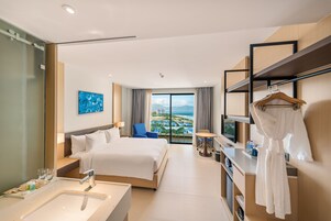 Ropa de cama de alta calidad y artículos del minibar gratis 